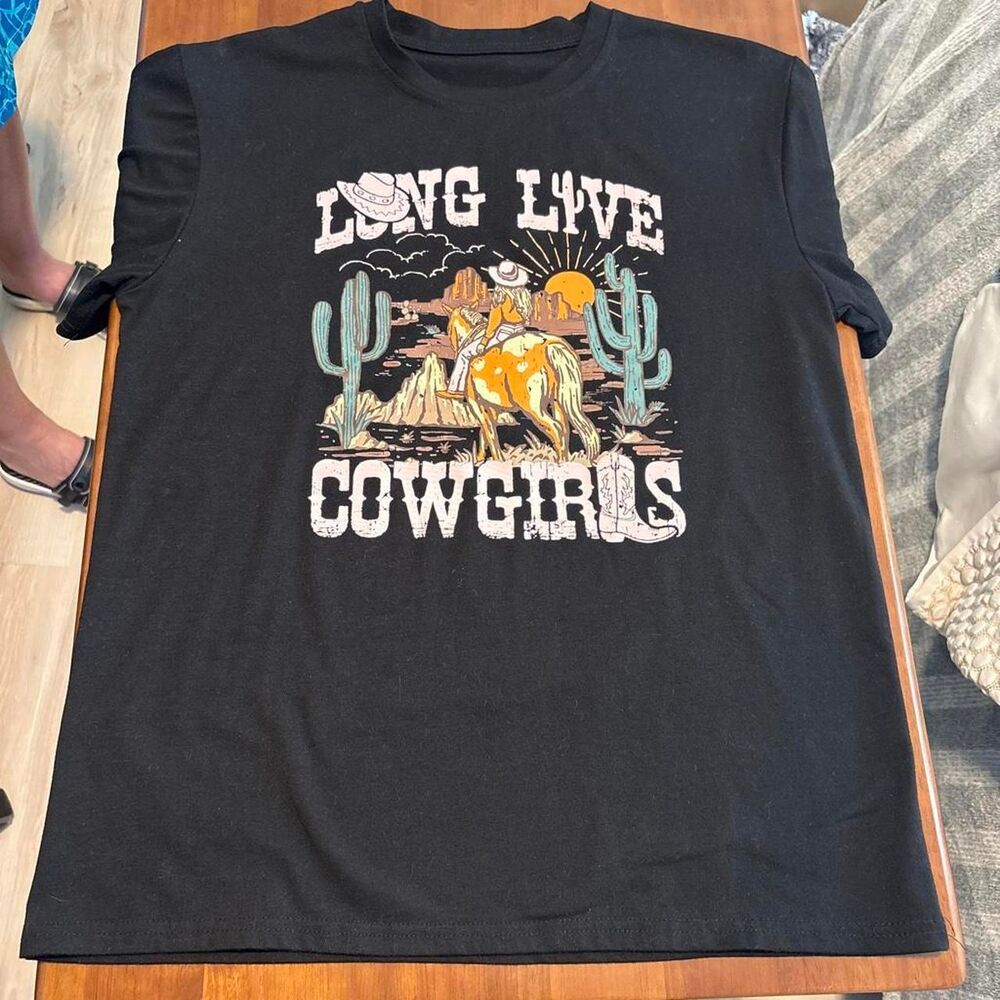 Long Live Cowgirls Graphic Tshirt | Large
